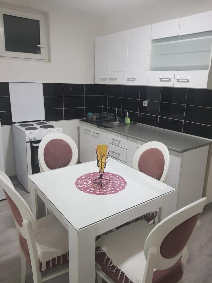 Family Apartmani Le Leskovac  Eksteriør bilde